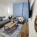 Beautiful 3 King Beds,Garage,Airport,Disney+
