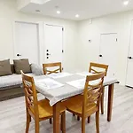 Cozy And Stylish Basement Suite Near Downtown, Uofa And Southgate Mall