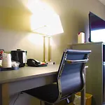 Ramada By Wyndham Edmonton Yellowhead Nw