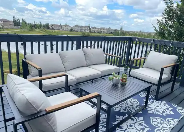Best Home With Lake View