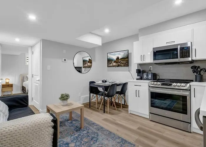 Modernsuite*Nearairport*2Queens*2Bedroom*Fullkitchen