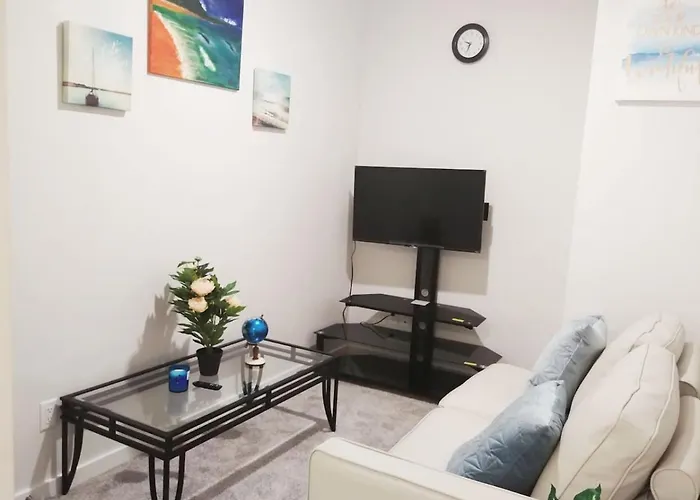 Cozy Home Away From Home In Laurel Edmonton