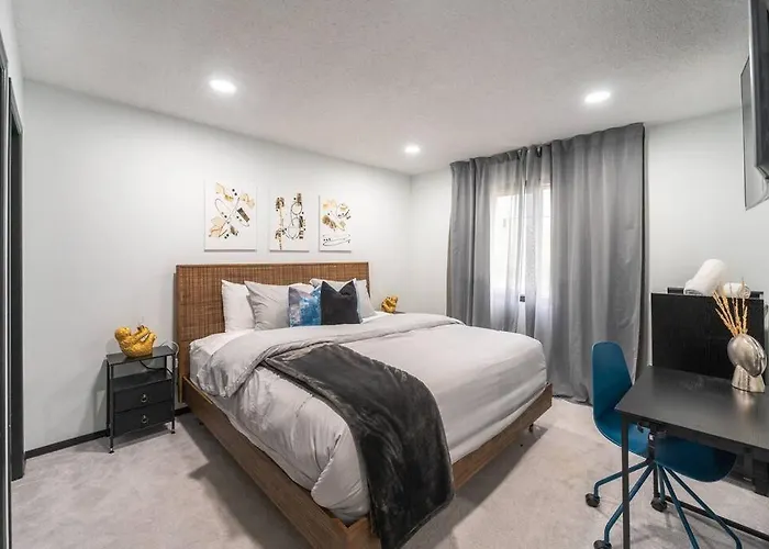 Cozy Modern Home By Edmonton Airport