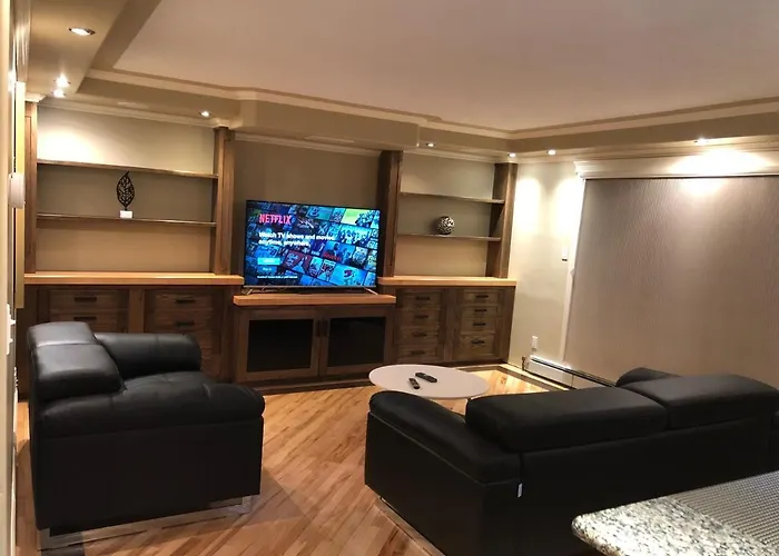 Luxury One Bed/Bath Condo W/ Parking On Whyte Ave