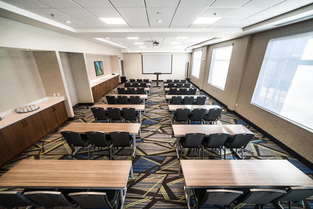 Hotel Holiday Inn Express & Suites - West Edmonton-Mall Area By Ihg Edmonton