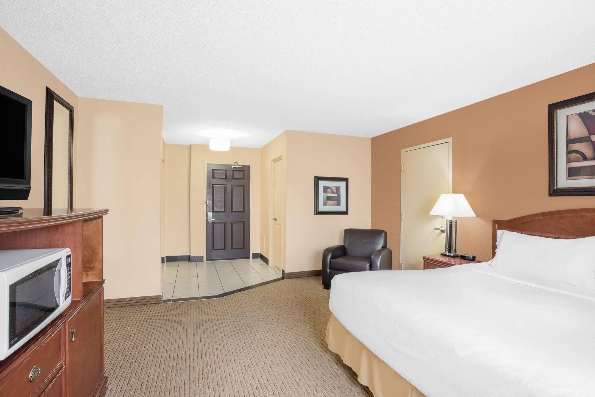 Western West 3* Edmonton