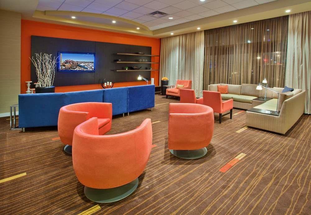 Courtyard By Marriott Downtown