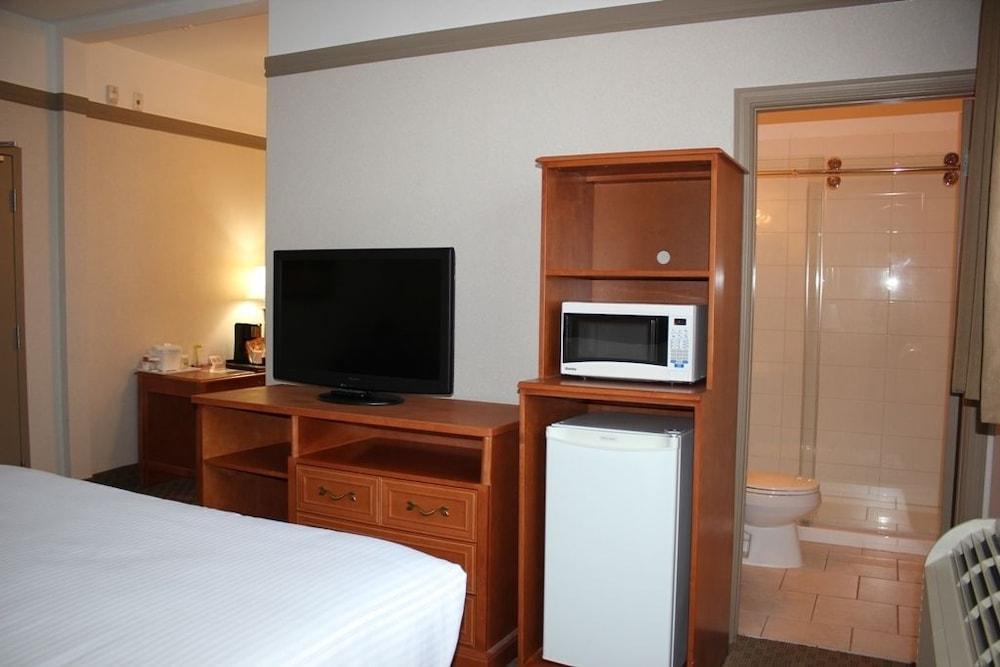 Ramada By Wyndham South