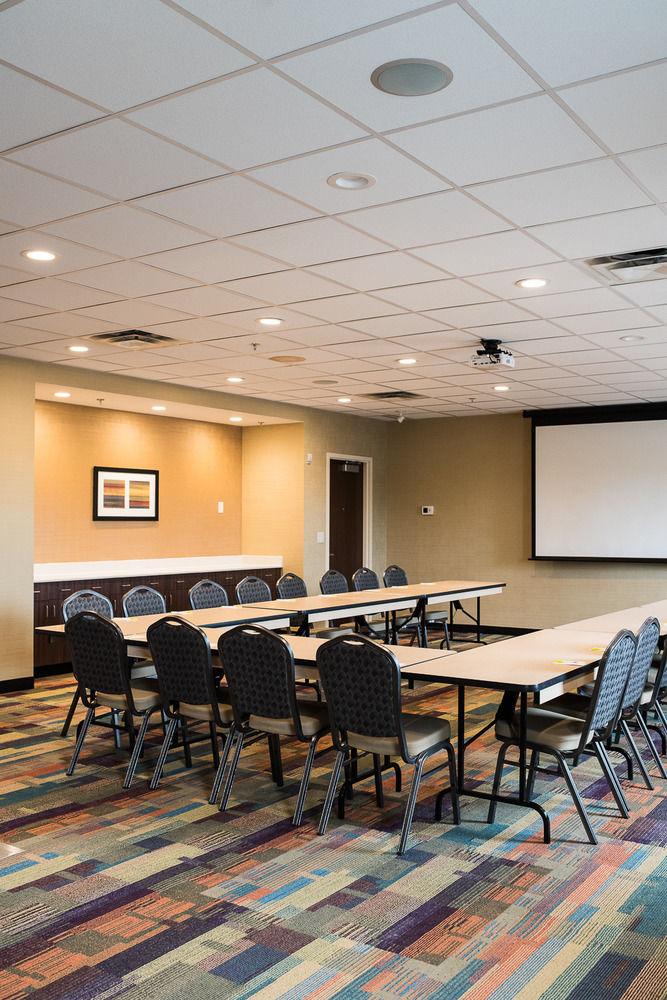 Fairfield & By Marriott North 3*