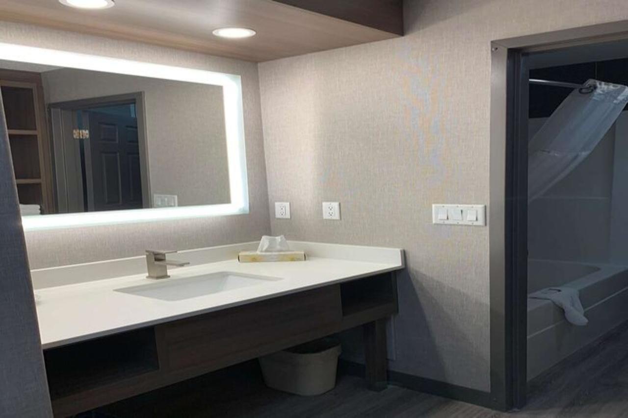 Western West Hotel 3*