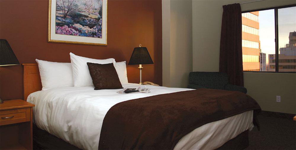Alberta Place Hotel Edmonton