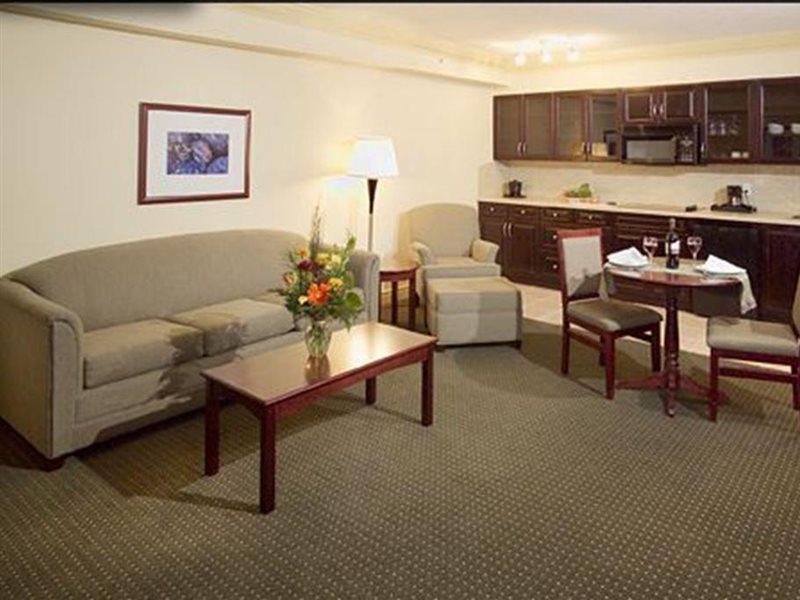 Chateau Nova Kingsway Edmonton