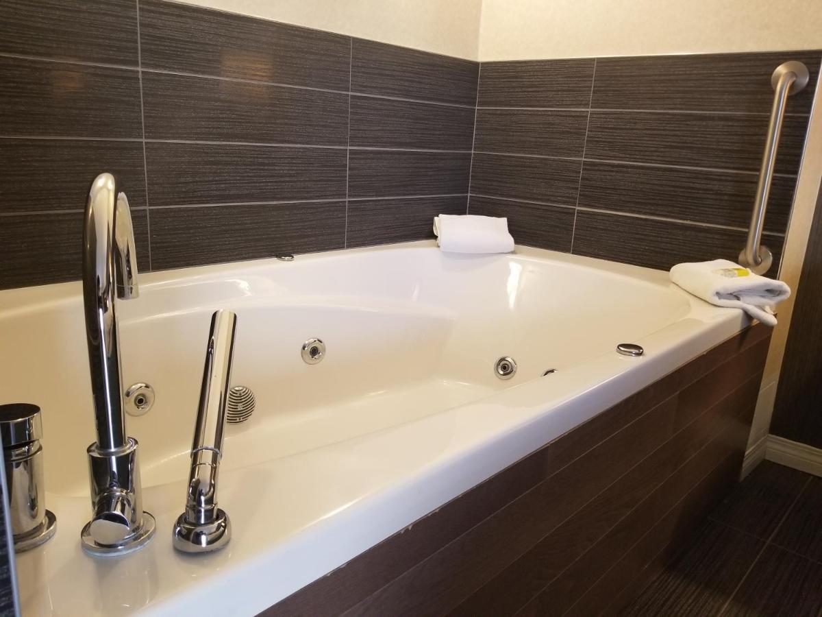 Hotel Express Downtown By Ihg Edmonton