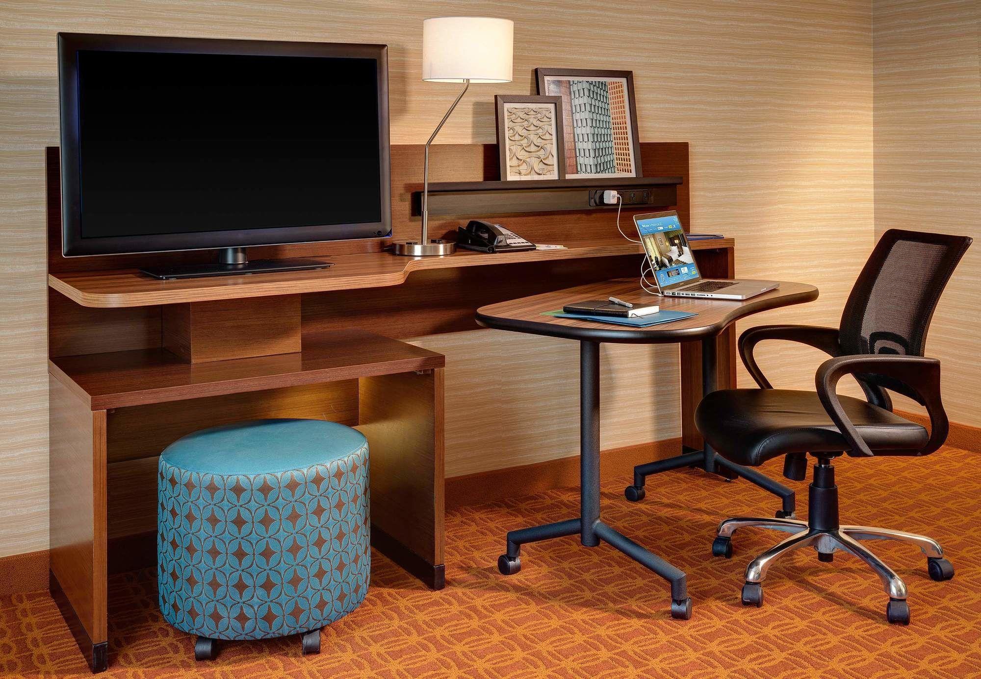 Hotel Fairfield & By Marriott North Edmonton