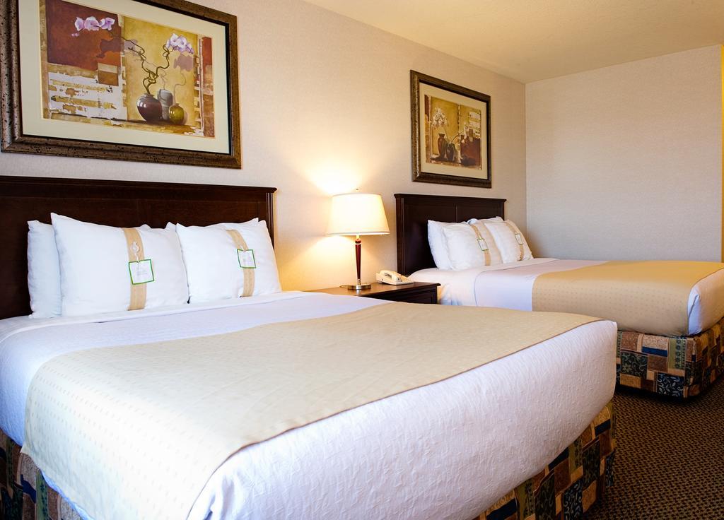 Hotel & Suites-west By Ihg