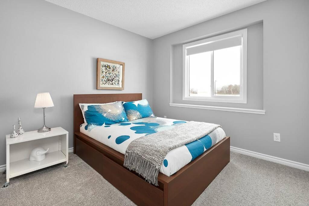 Grey Havens Laneway With Ac And Garage Near Wem * Edmonton