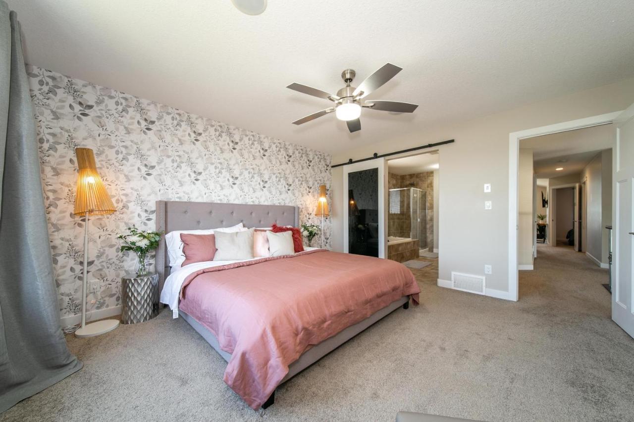 Huge Luxury - Games - Double Garage & Fast Wi-fi - Free Netflix