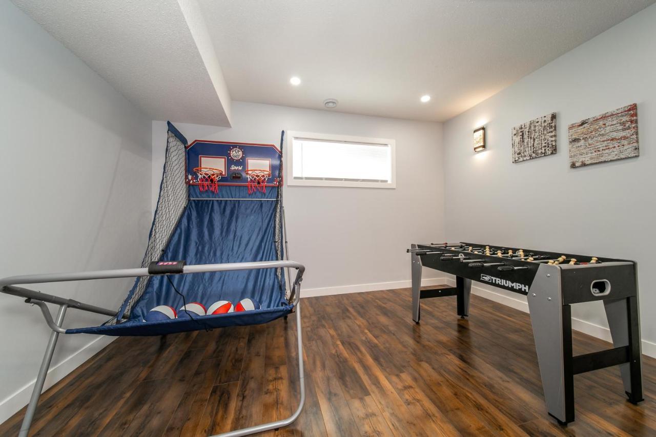 Huge Luxury - Games - Double Garage & Fast Wi-fi - Free Netflix Edmonton