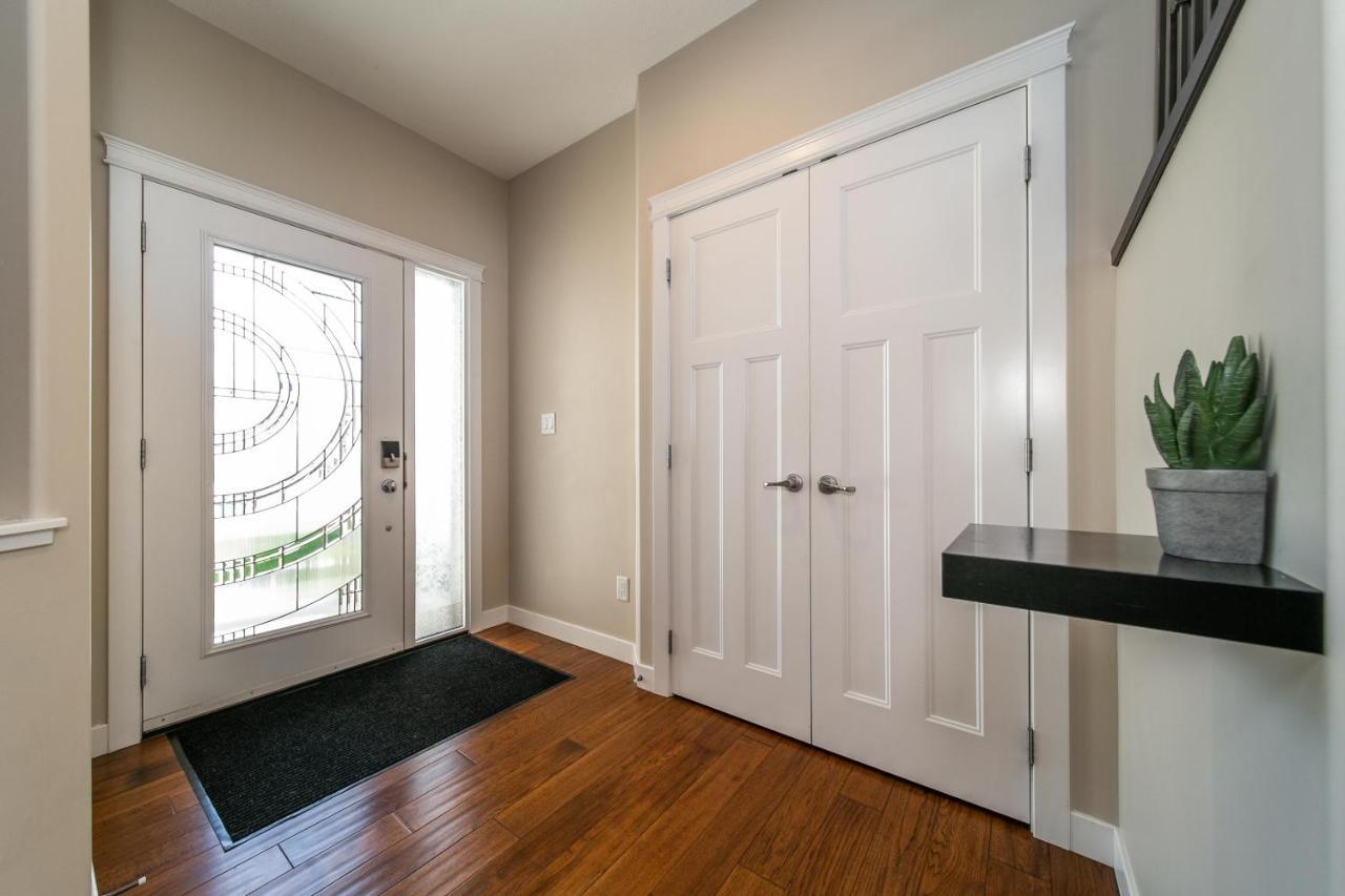 Huge Luxury - Games - Double Garage & Fast Wi-fi - Free Netflix Edmonton