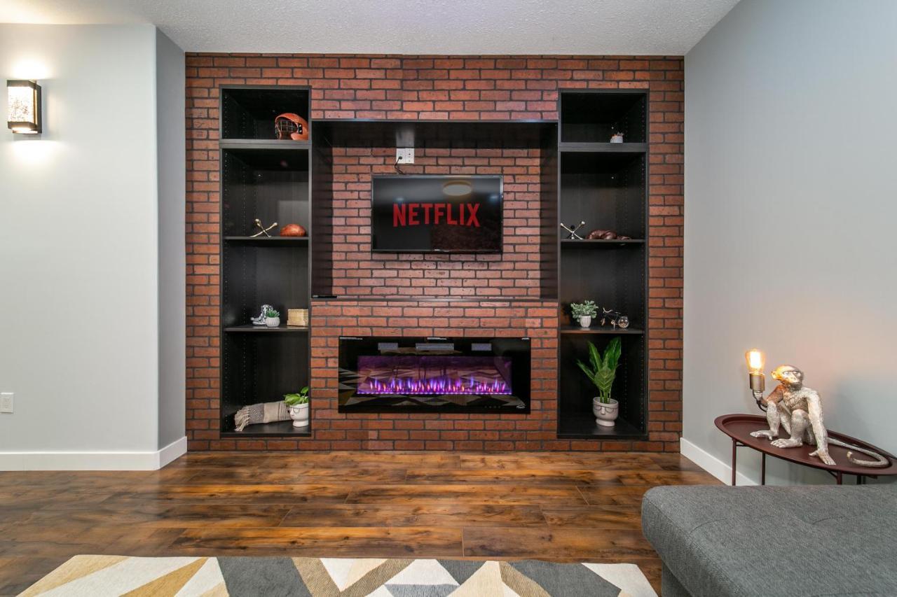 Huge Luxury - Games - Double Garage & Fast Wi-fi - Free Netflix Holiday home *