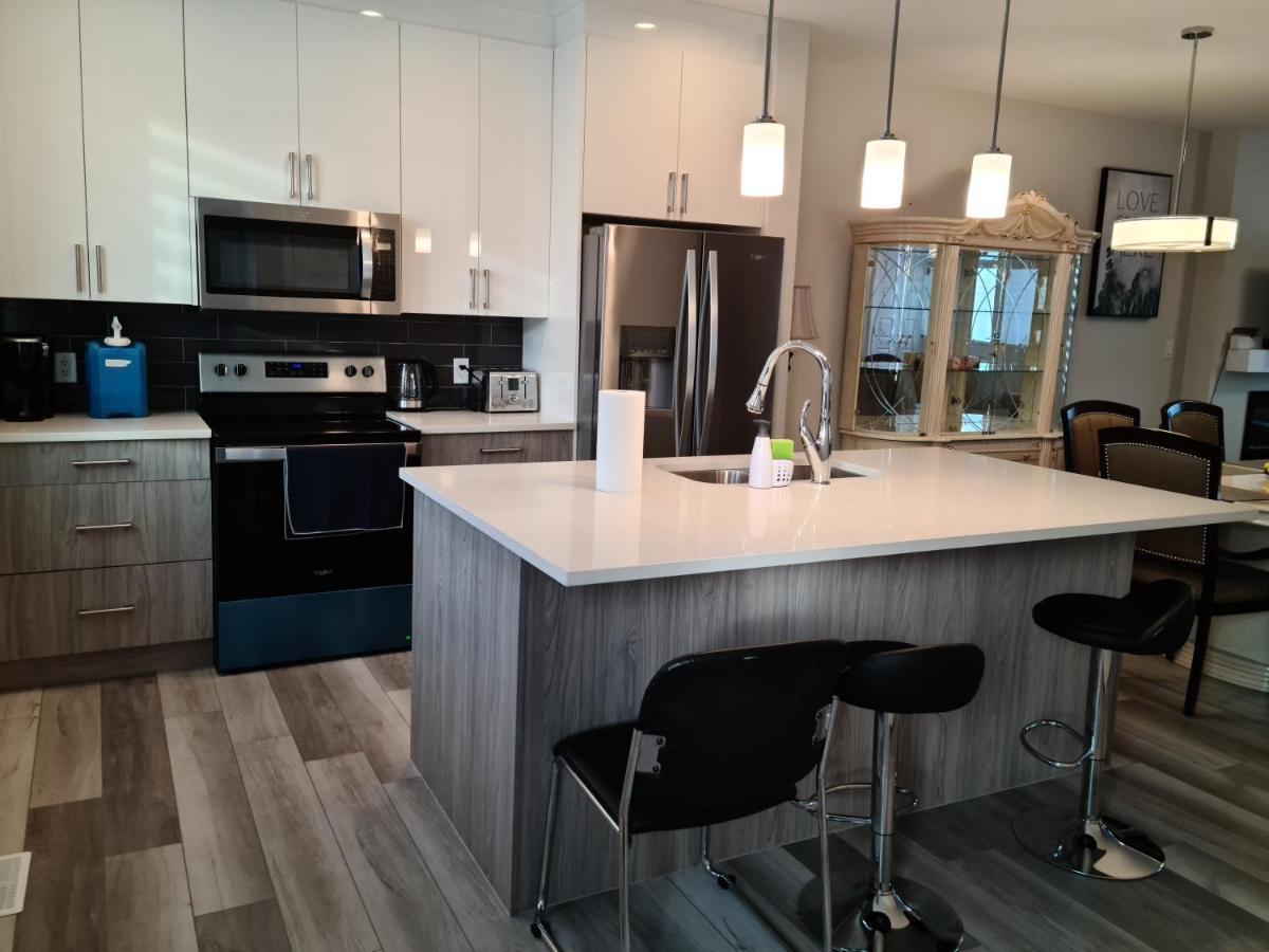 Creekwood Lodgette 3-bedroom Luxury * Edmonton