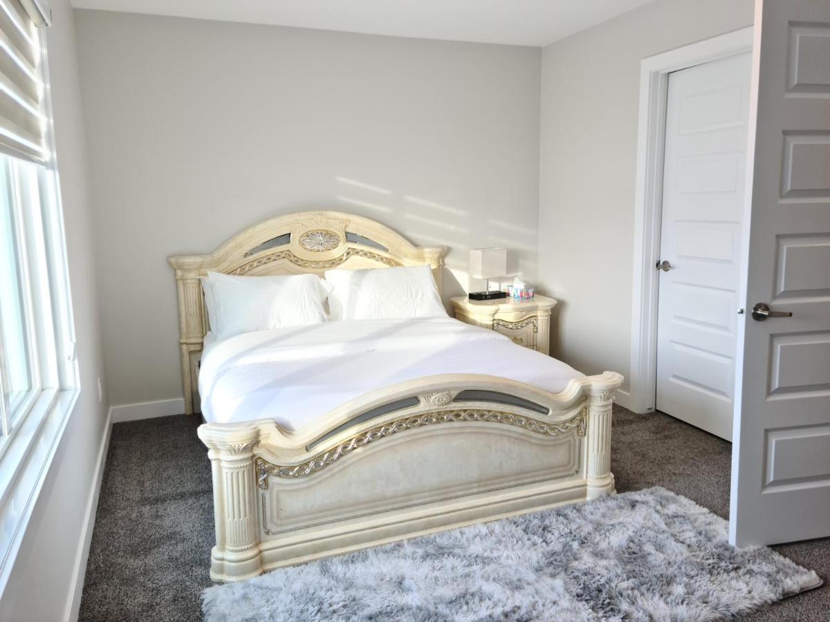 Creekwood Lodgette 3-bedroom Luxury * Edmonton