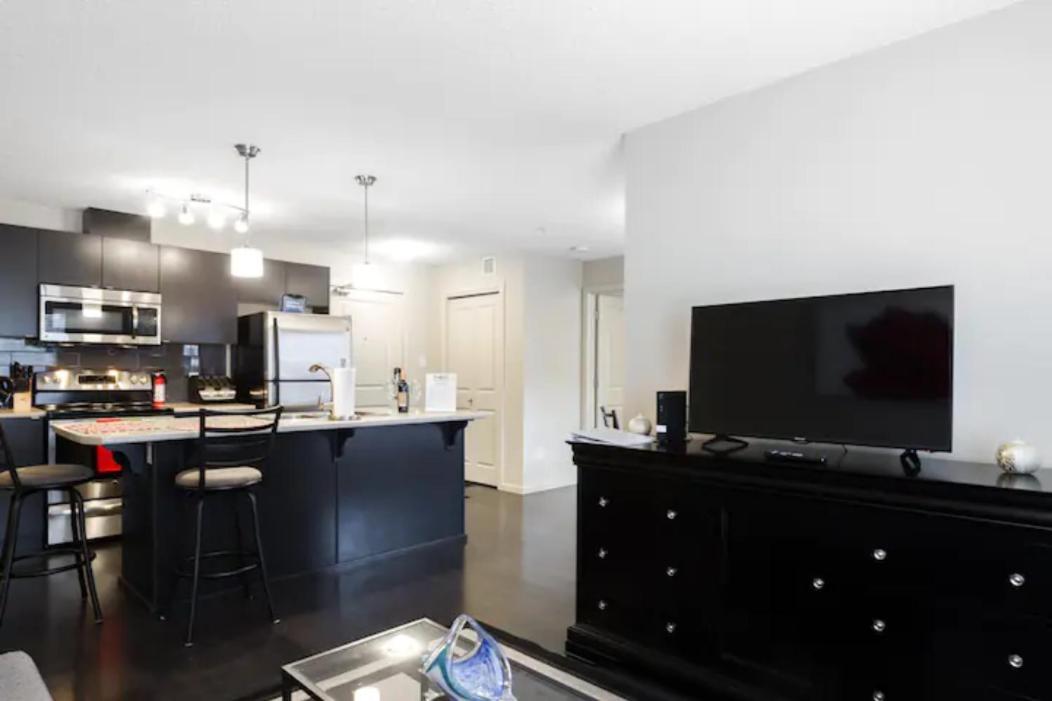 Executive Winderemere I Secure Ug Parking I Wifi! Apartment Edmonton
