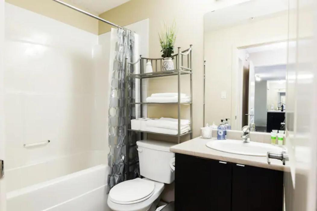Apartment Executive Winderemere I Secure Ug Parking I Wifi!
