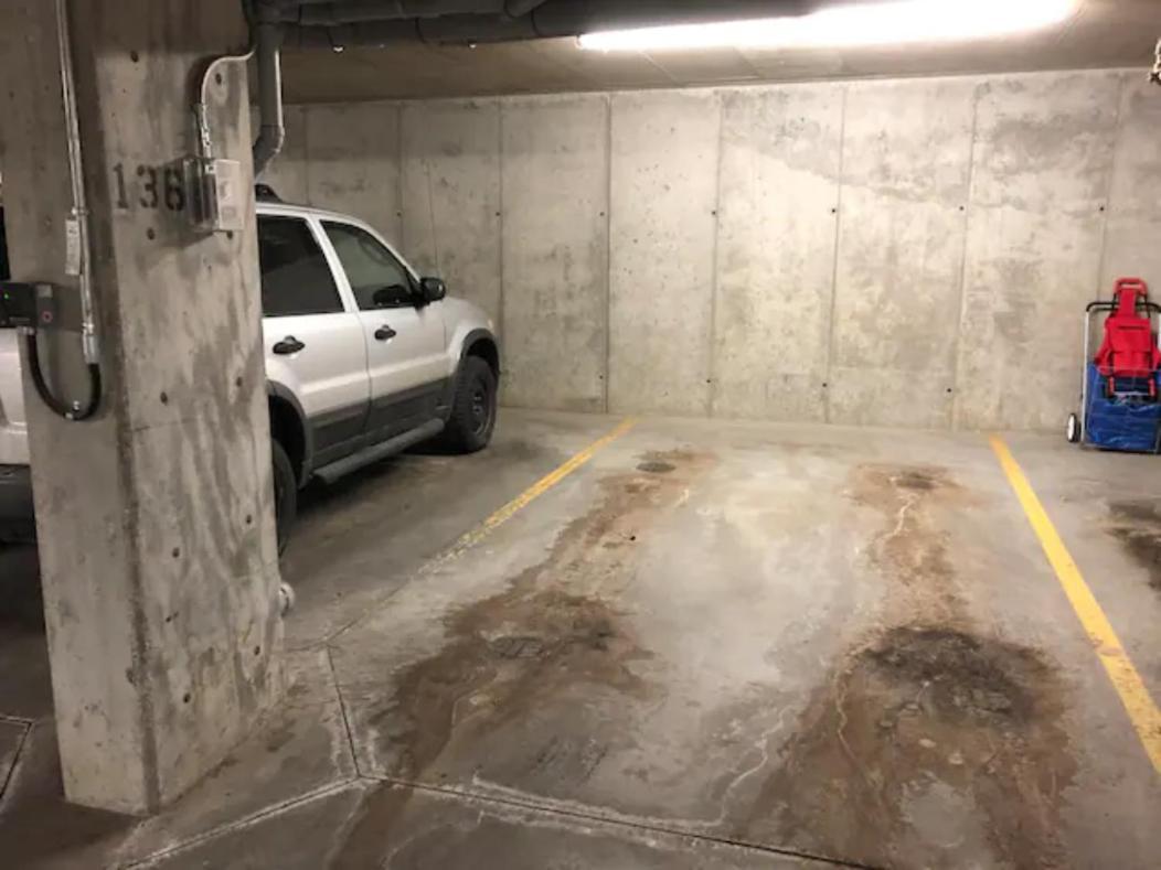 Apartment Executive Winderemere I Secure Ug Parking I Wifi! Edmonton