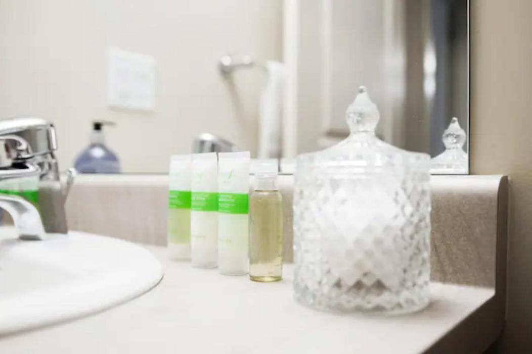 Apartment Executive Winderemere I Secure Ug Parking I Wifi! Edmonton