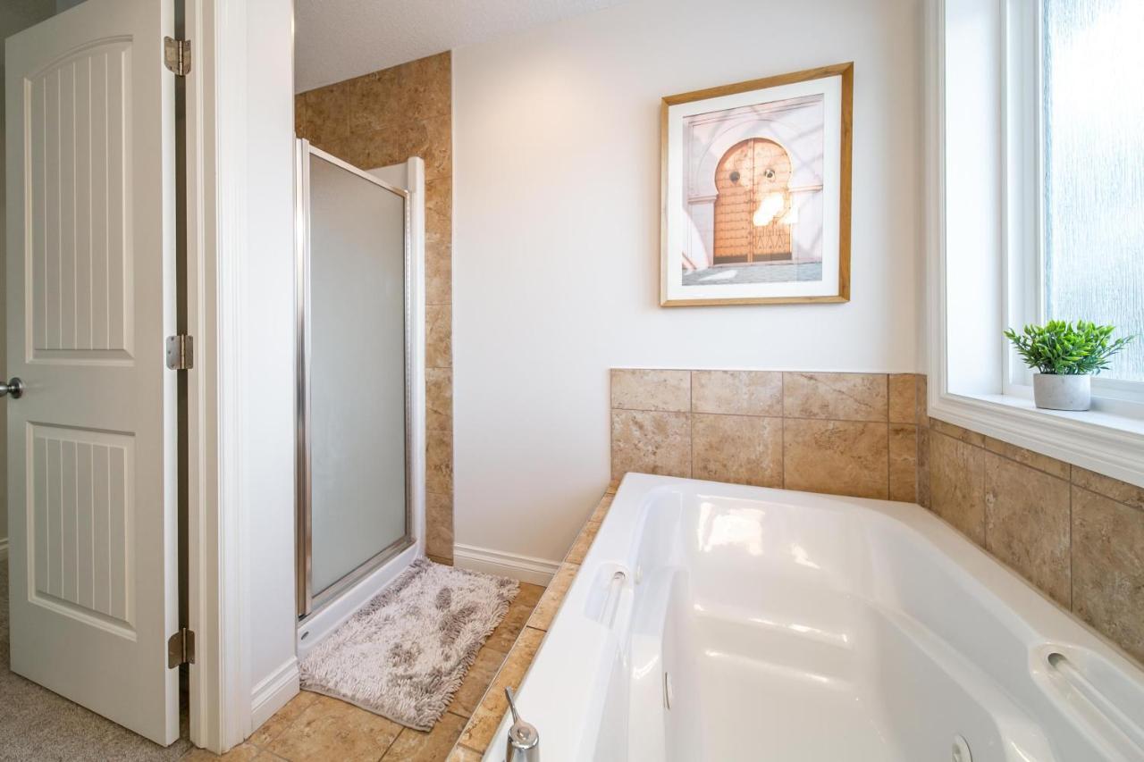 Mediterranean Oasis: King With Jacuzzi & Entertainment Edmonton
