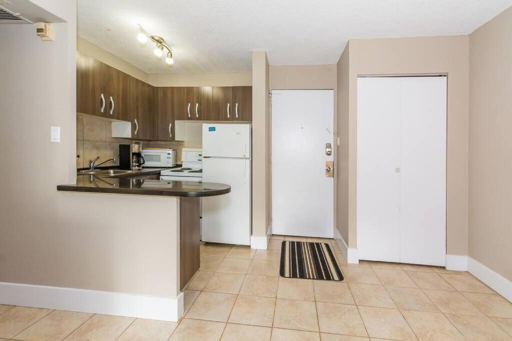 2-br Downtown Apartment *