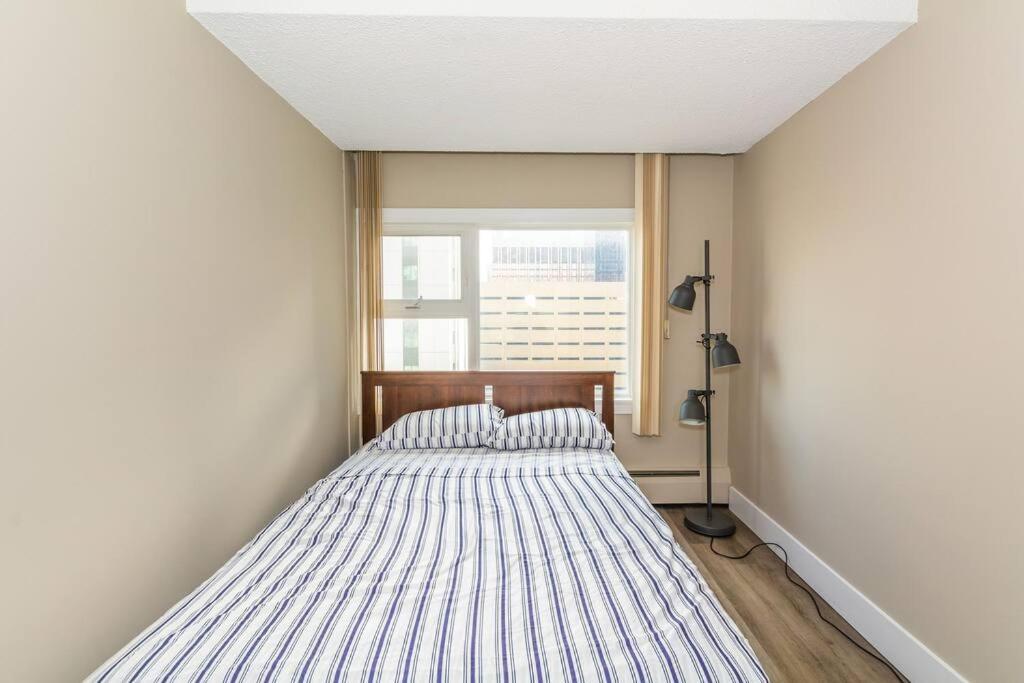 2-br Downtown Apartment Edmonton