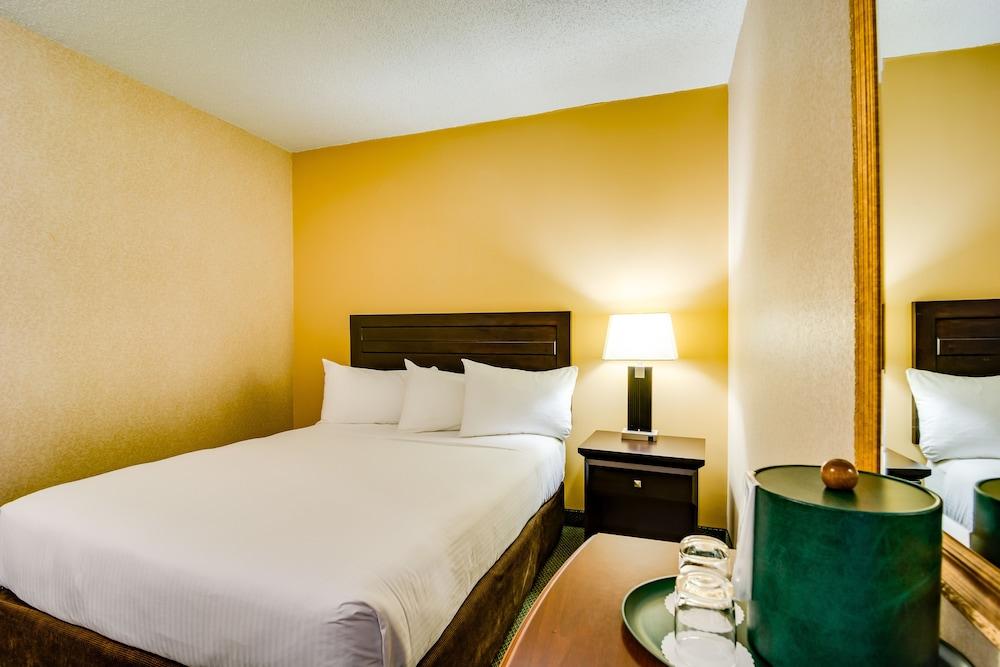 Hotel Sawridge And Conference Centre South Edmonton