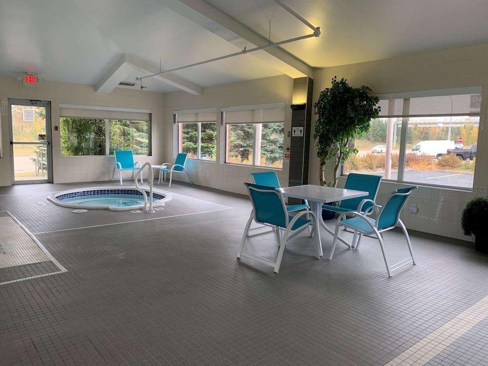 Western West 3* Edmonton