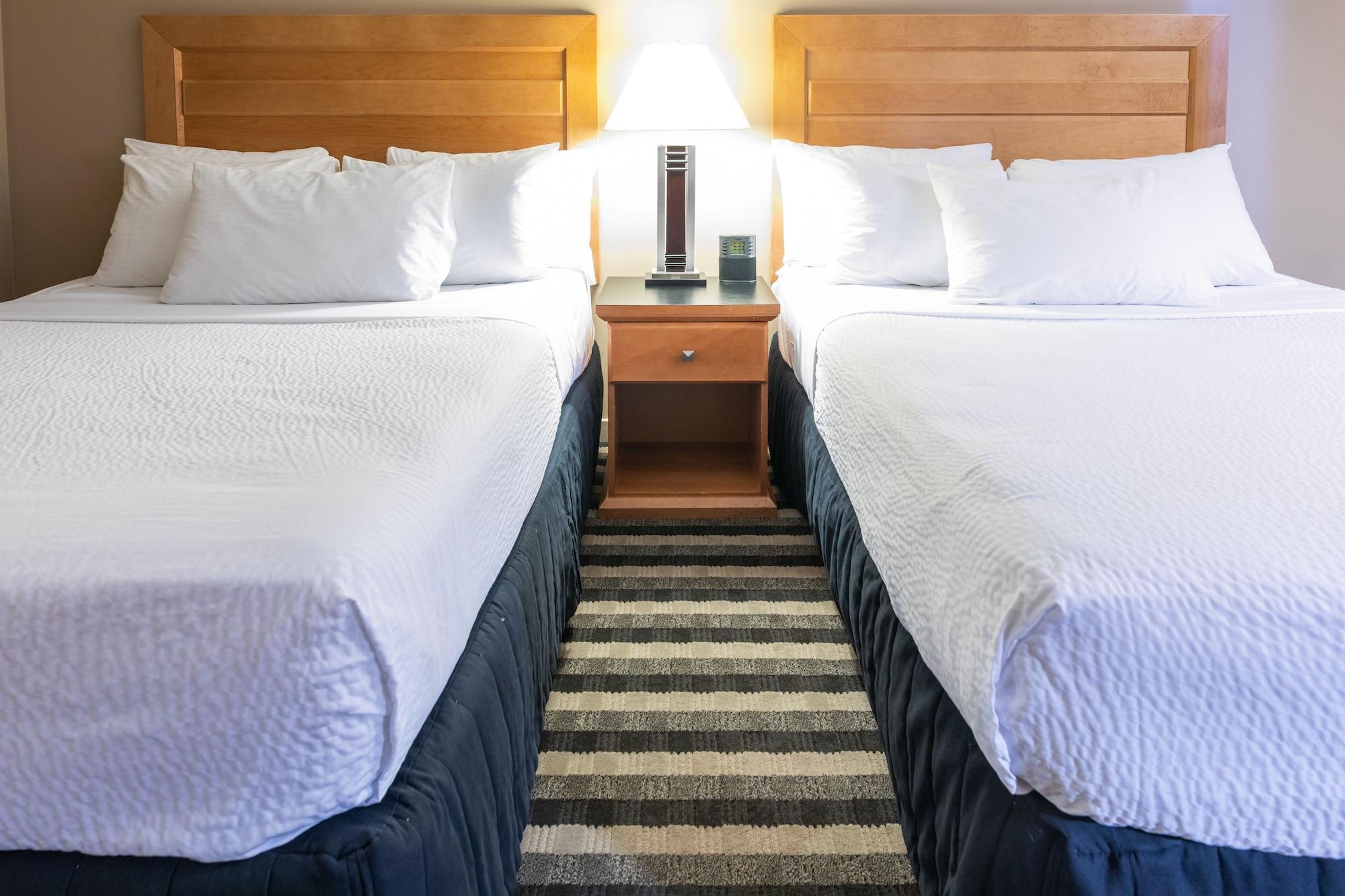 Royal West Edmonton, Trademark Collection By Wyndham Hotel 3*