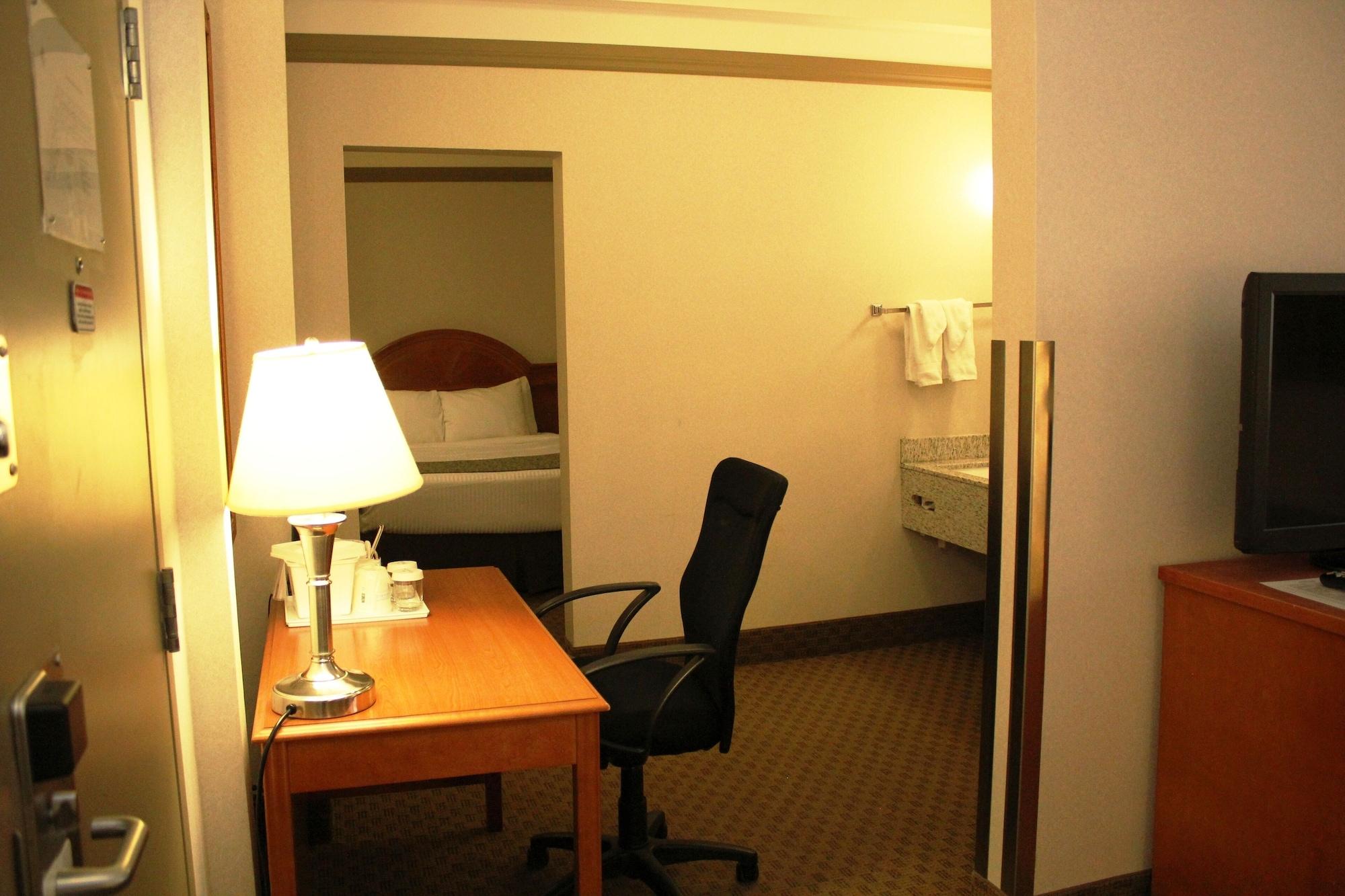 Ramada By Wyndham South Edmonton