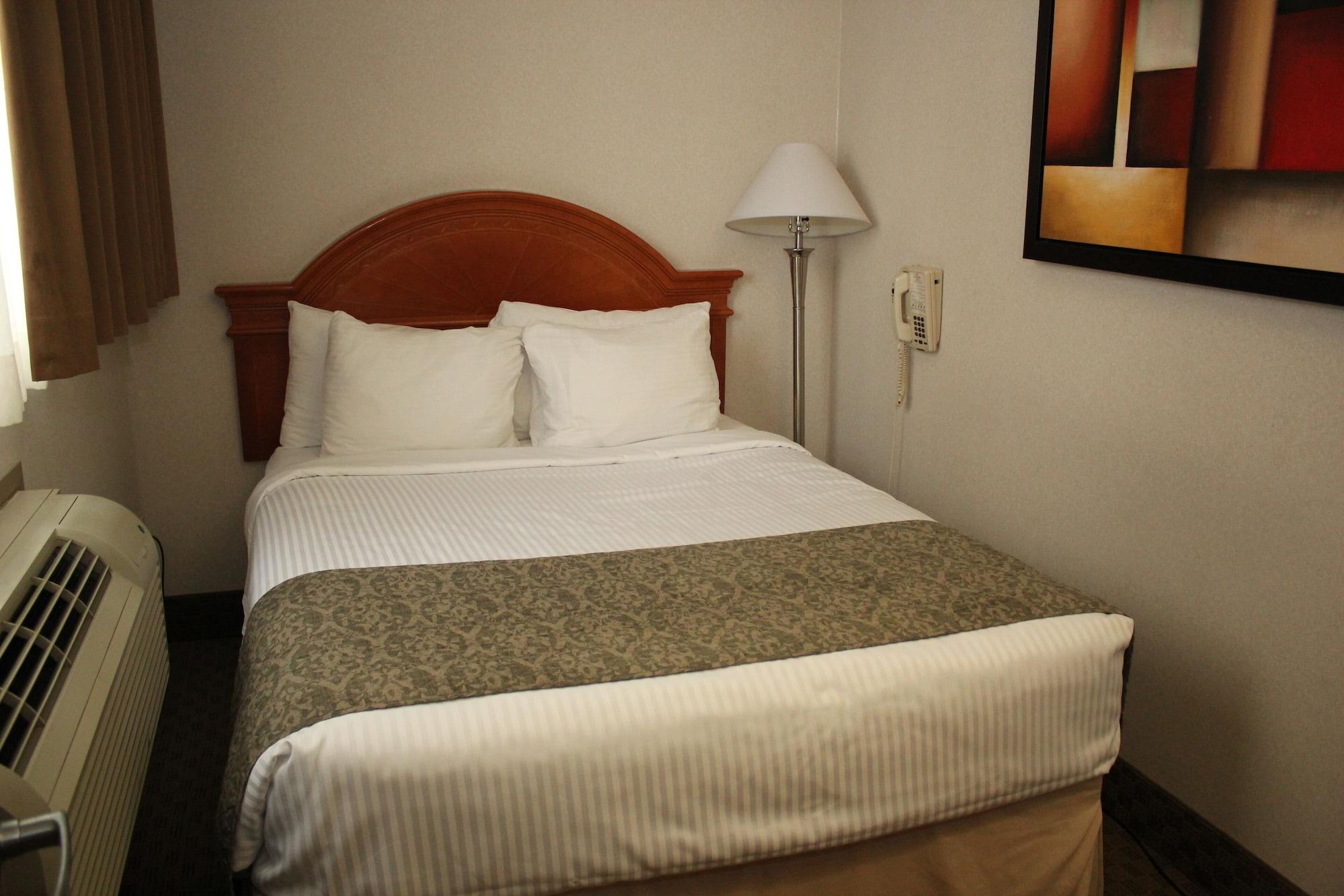 Hotel Ramada By Wyndham South