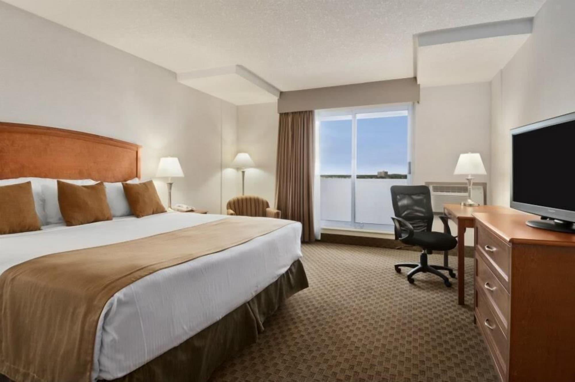 Hotel Ramada By Wyndham South