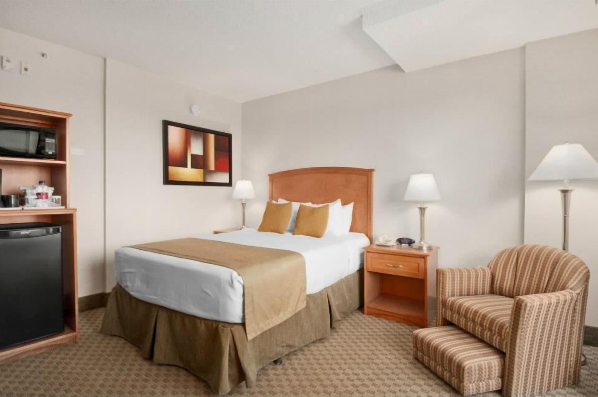 Hotel Ramada By Wyndham South 3*
