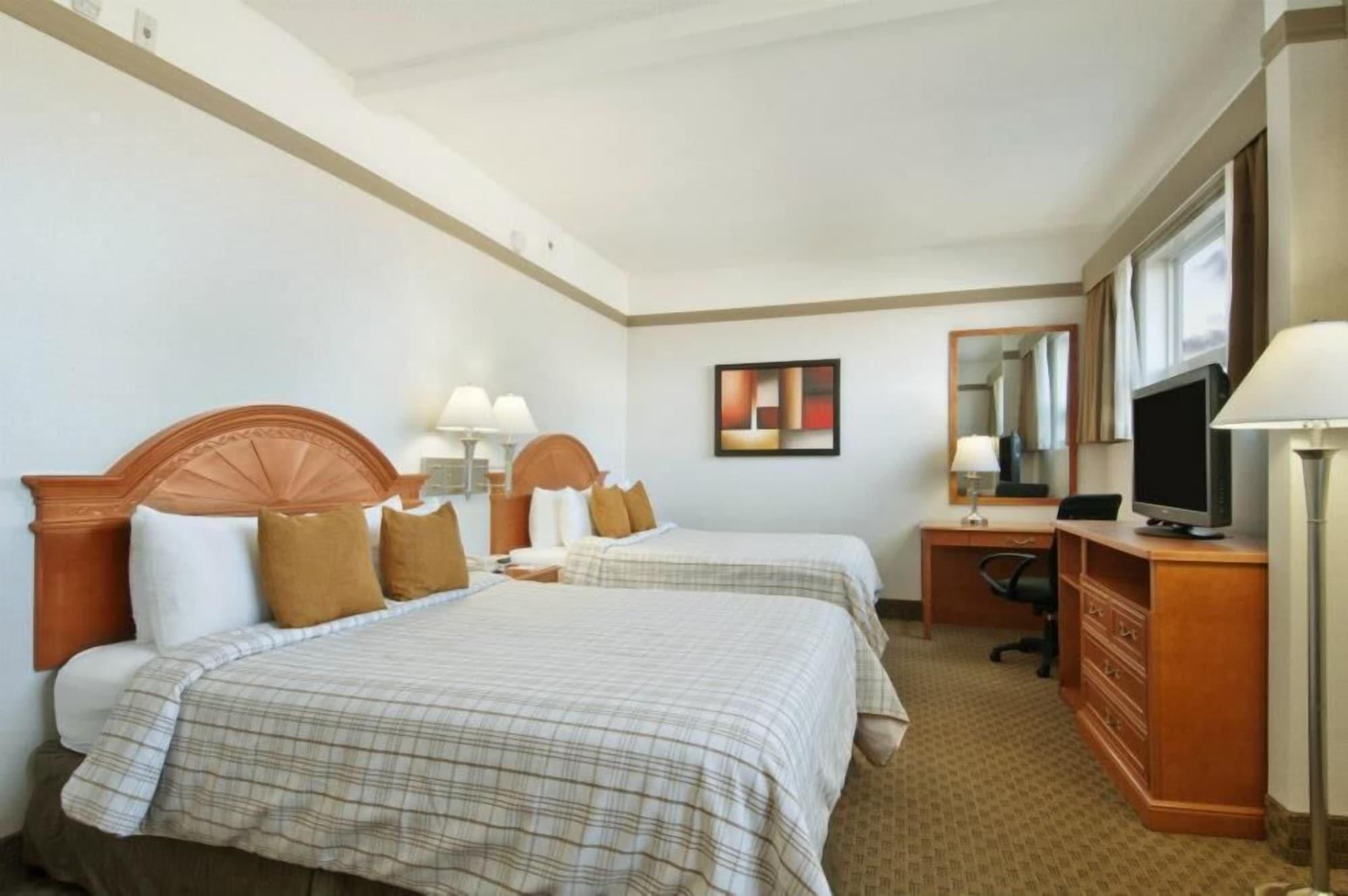 Hotel Ramada By Wyndham South 3*