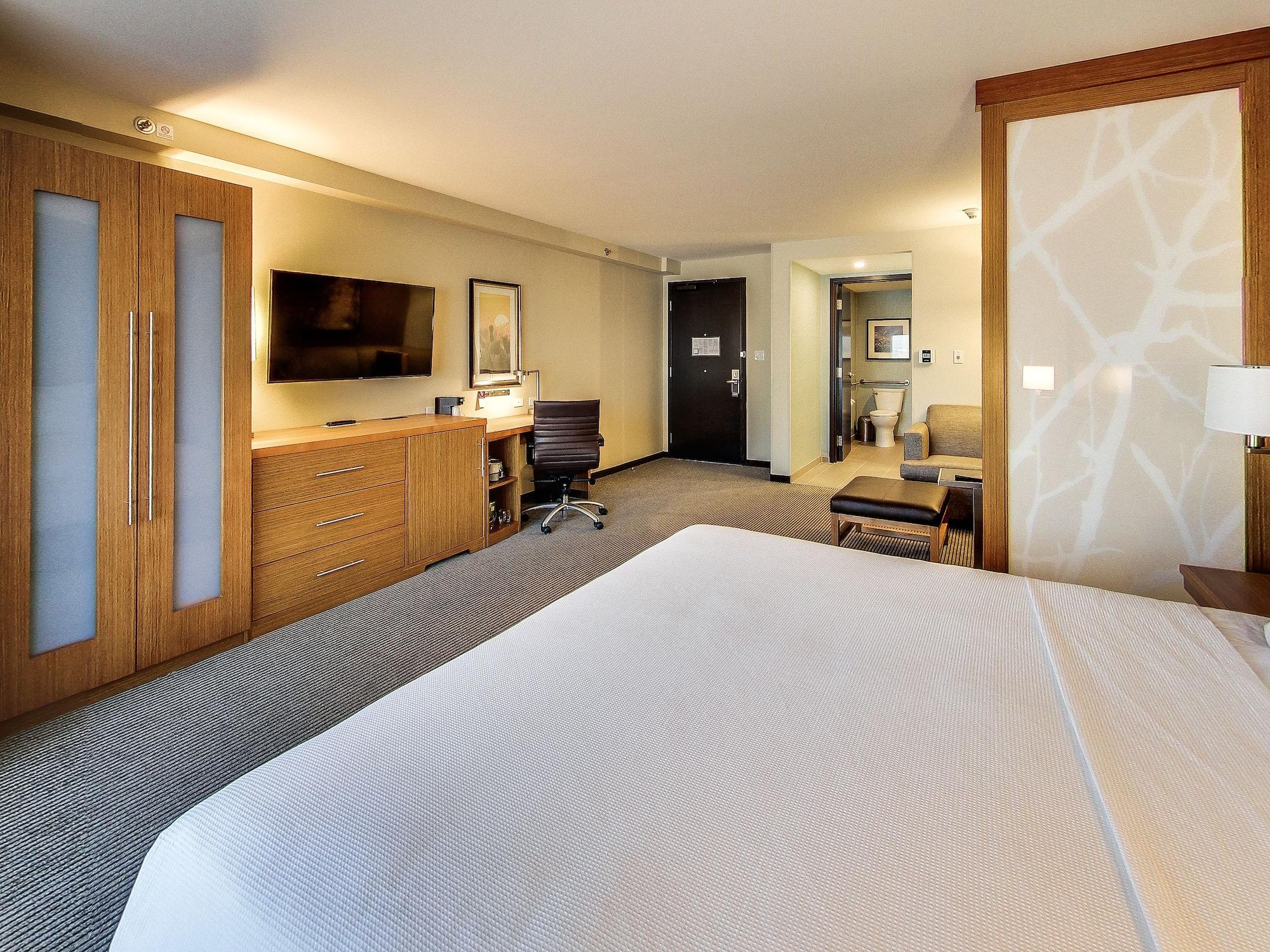 Hyatt Place West 3*