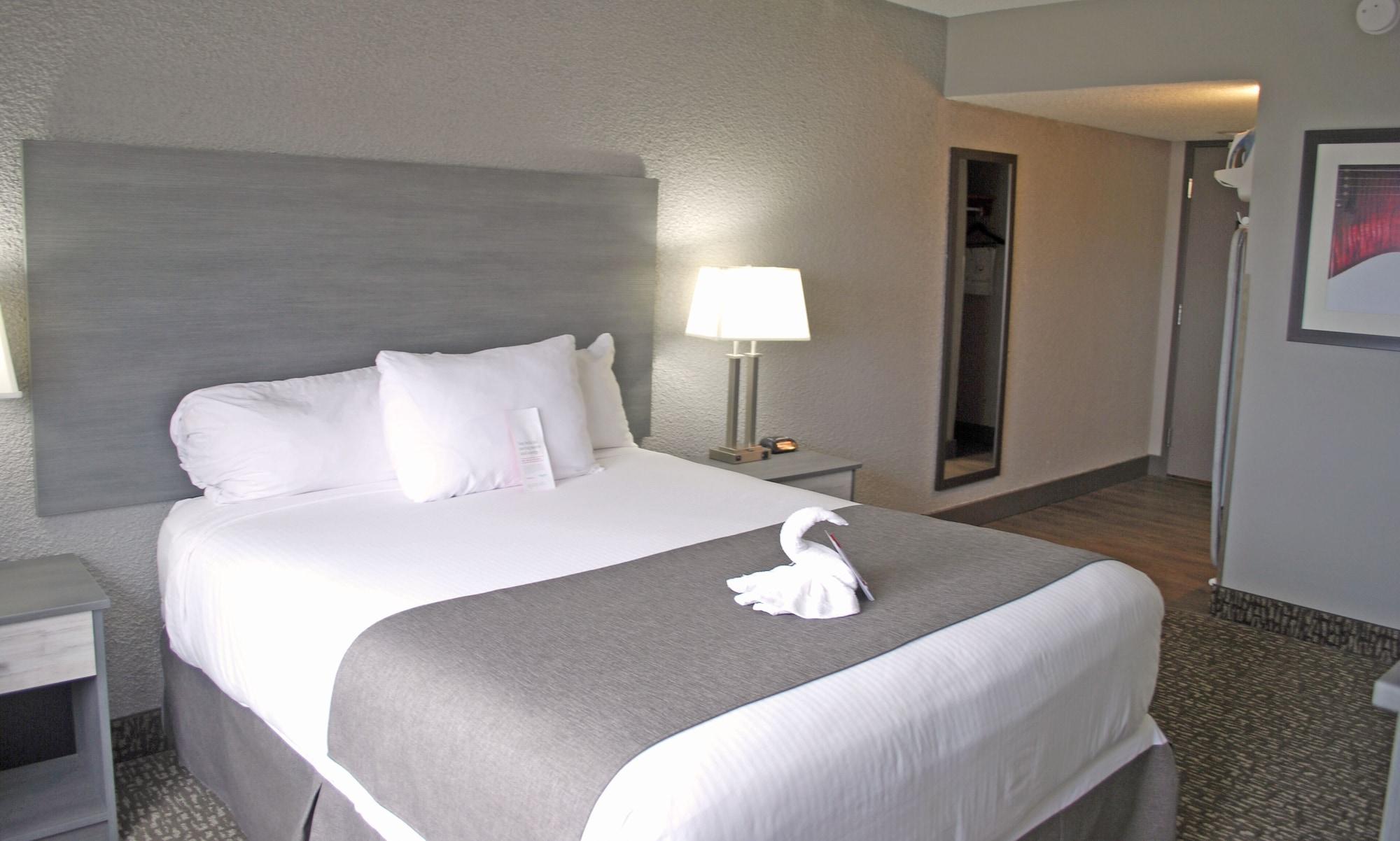 Ramada By Wyndham Yellowhead Nw Hotel 2*