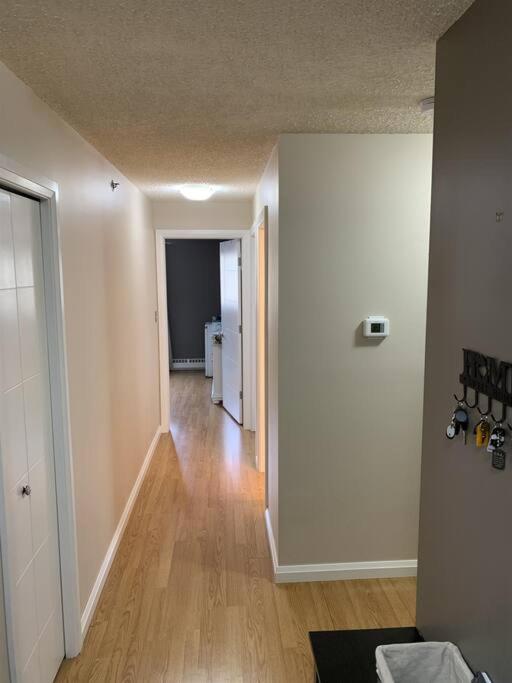 Apartment Chris Cozy Commonwealth #205 Edmonton