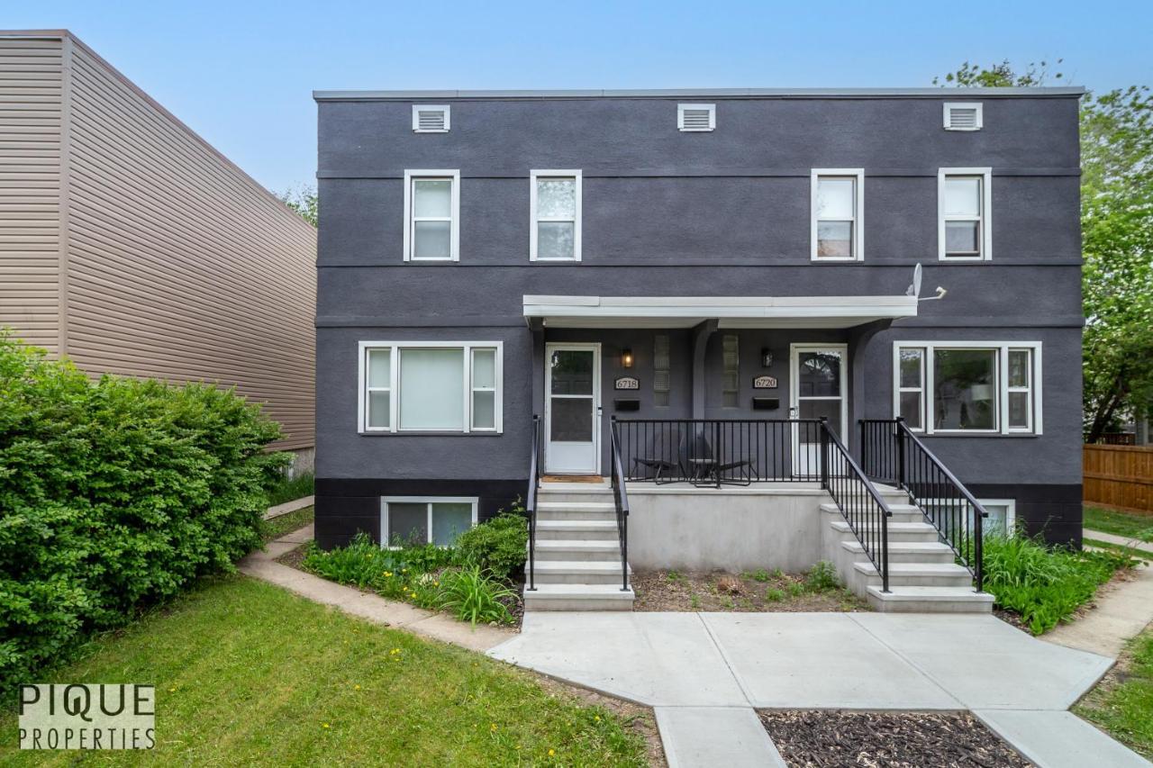Holiday home 6 Bed Chic Stylish - 5 Mins To U Of A & Whyte Ave - Fast Wi-fi - Free Parking & Netflix *