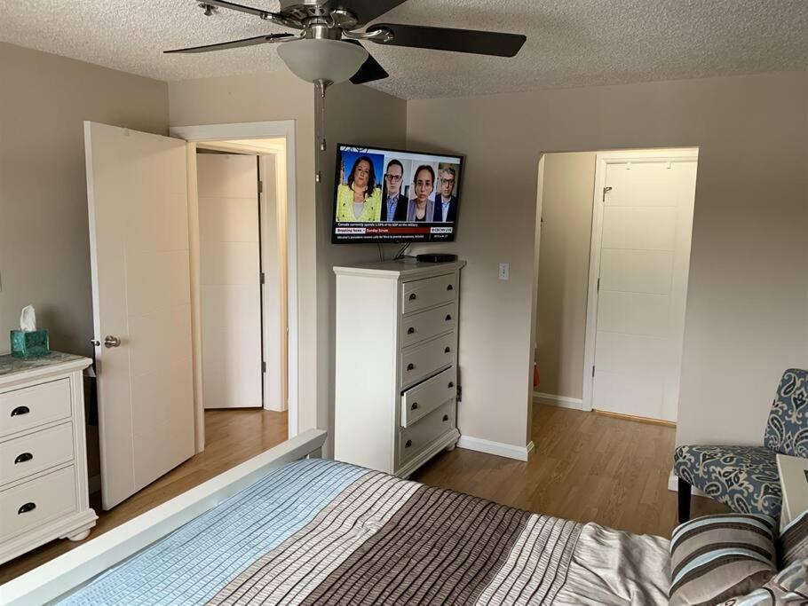 Apartment Chris Cozy Commonwealth #205