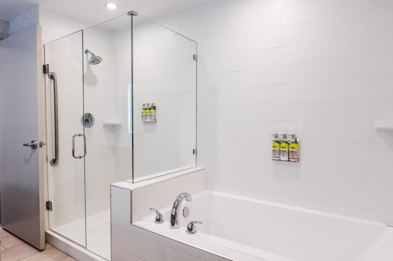 Holiday Inn Express & Suites - West Edmonton-Mall Area By Ihg Edmonton