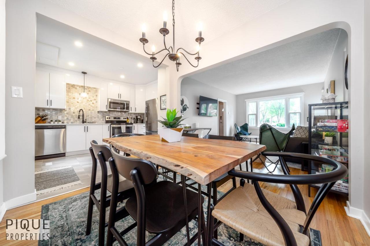 6 Bed Chic Stylish - 5 Mins To U Of A & Whyte Ave - Fast Wi-fi - Free Parking & Netflix * Edmonton