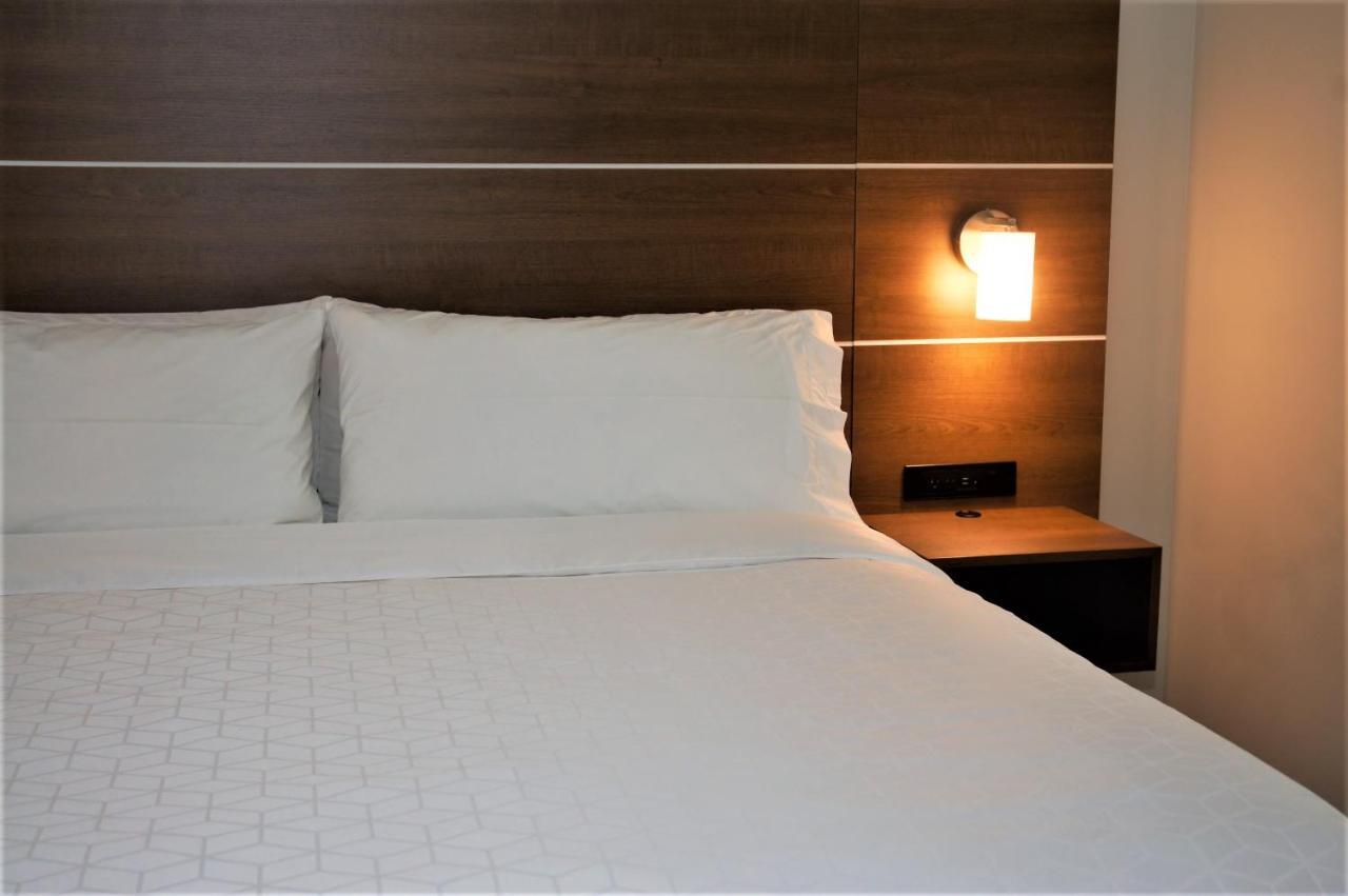 Express & - Sw - Windermere By Ihg Edmonton