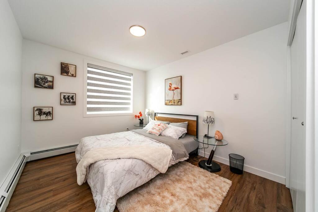 Spacious 2bedroom Free Parking King Bed Close To Dt Edmonton